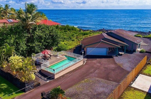A Large Oceanfront House w/Private Pool