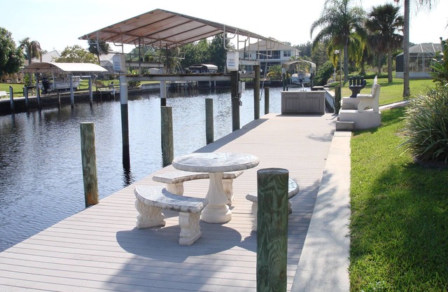 A Piece of Heaven, Waterfront Home, Heated Screened Pool & in Port Charlotte