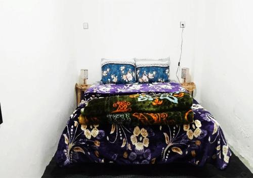 A private room in a shared house for surfers