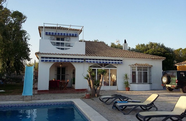 A quiet place, with great views of the natural park of the Bay of Cádiz.
