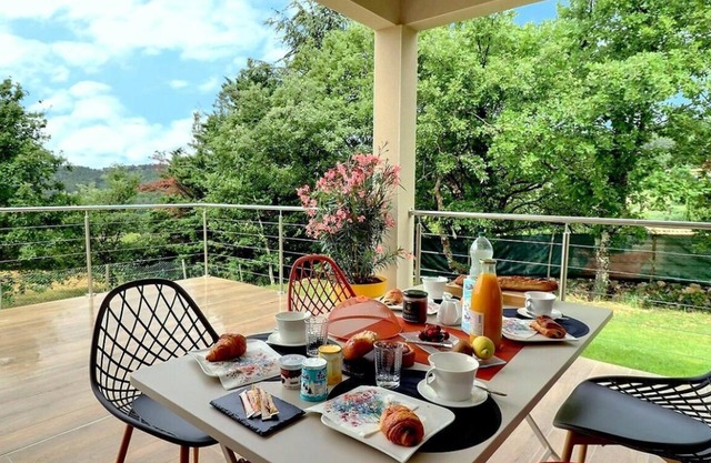 A refined getaway in south Ardèche - comfort, elegance, unobstructed views
