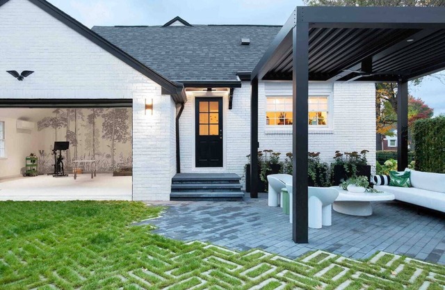 A stylish retreat in a beautiful 1924 Bungalow in the heart of Butler-Tarkington - Pet Friendly