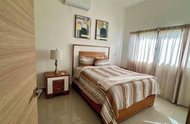 A Stylish Villa + Pool 3BR Near Downtown