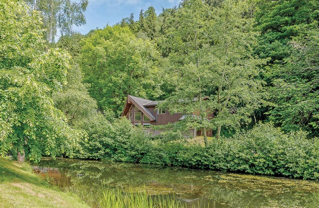 A superbly appointed impressive two storey luxury lodge.