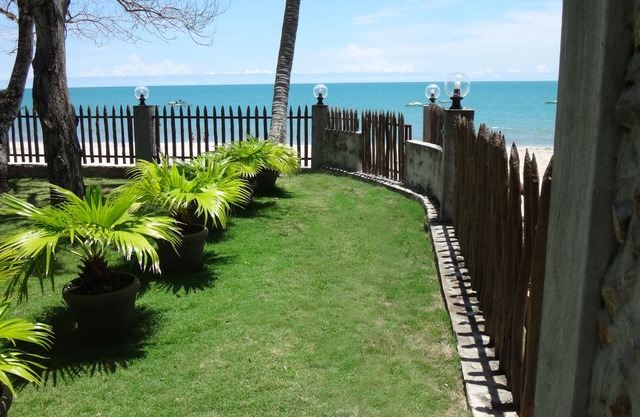 A third world oasis on the idyllic beach of Santa Clara.