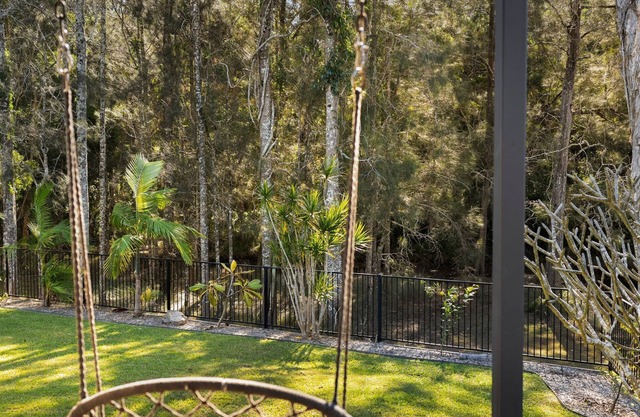 A Tranquil Bushland Escape Near the Beach