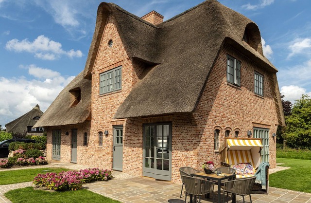 A vacation dream come true under thatch