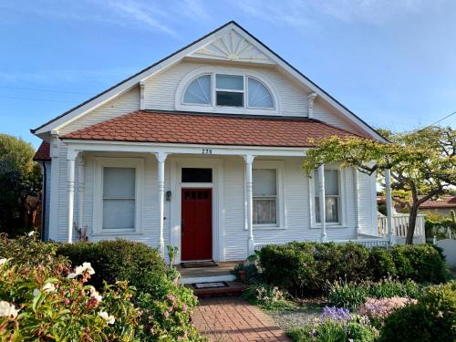 A Victorian Lightkeepers House by the Sea