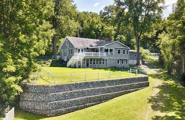 A Wave From It All: Keuka Lake + Close to Wineries