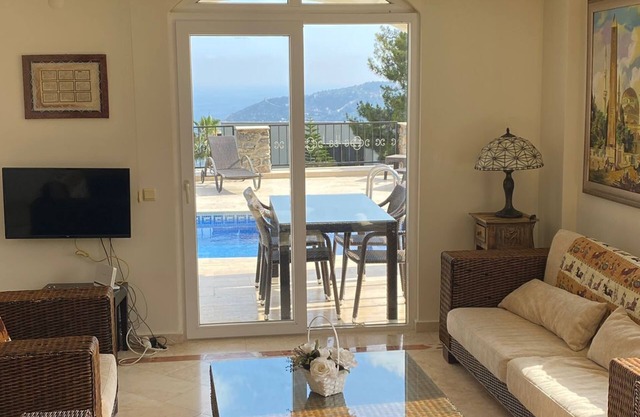 A wonderful holiday villa with a private pool in Alanya.close to the city &beach