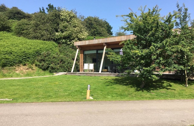A yorkshire dale that sleeps 6 guests in 2 bedrooms