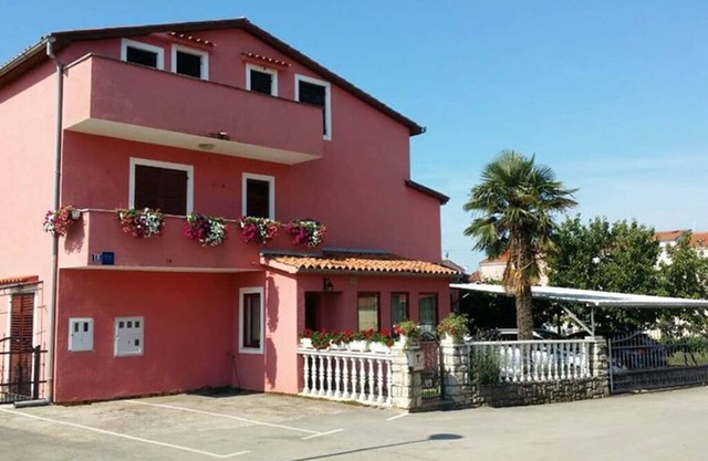 A5+1 - Three Bedroom Villa, Sleeps 6