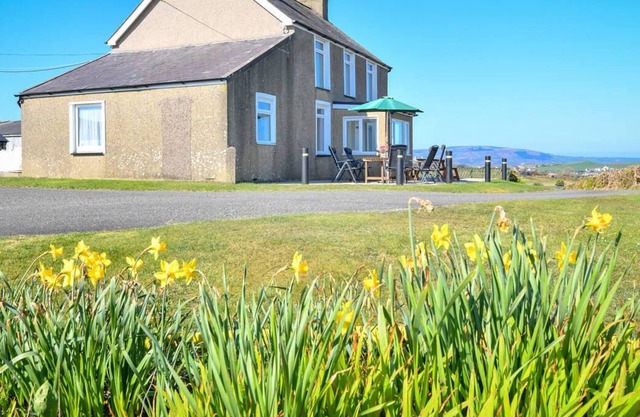 Abersoch Farmhouse in Bwlchtocyn