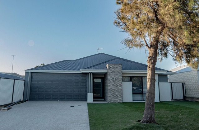 About this space Welcome to our refreshing home at suburb of Wannanup.