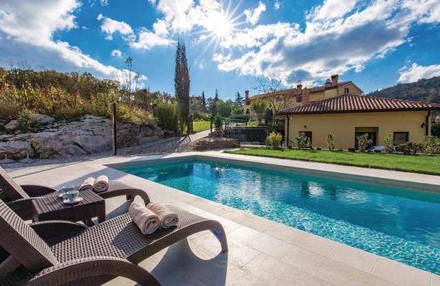 Above the Kvarner Bay, away from the city noise, is this semi-detached house.