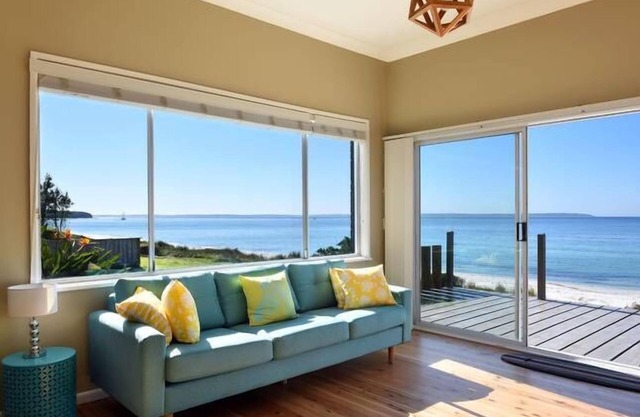ABSOLUTE BEACHFRONT & FIREBOX IN FIREPLACE AT THE BOARDWALK - CALLALA BEACH