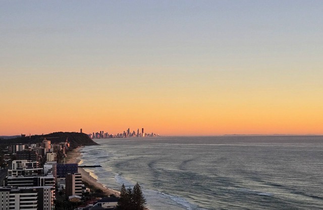 Absolute Beachfront 2brm unit on high floor with resort facilities.Awesome views