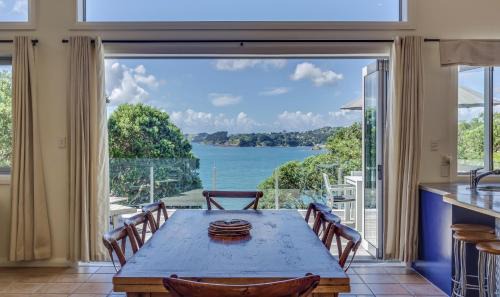 Absolute Beachfront Oneroa