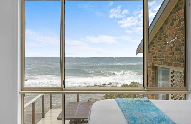Absolute Waterfront Family Escape - Blue Bay