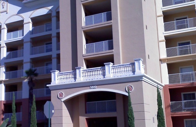 Absolutely stunning one bedroom timeshare/resort right next door to Disneyland.