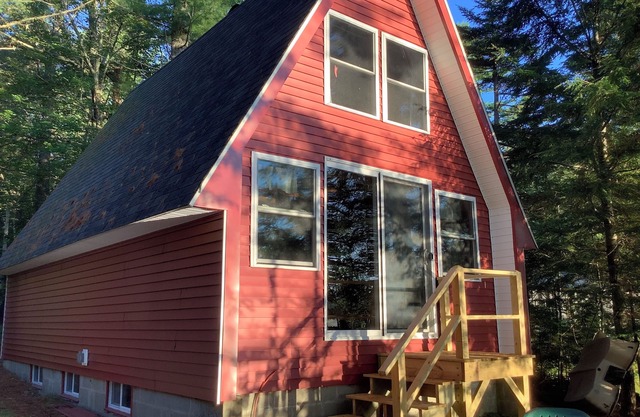 Acadia Park Region - Quiet Lakeside Cabin, Great Views!