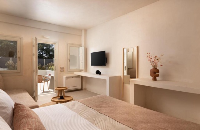 Acanthus Oia-Suites With Private Hot Tub