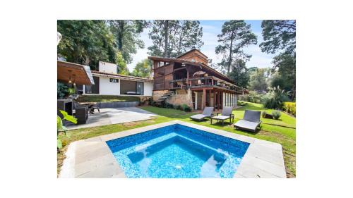 Acogedora cabaña con jacuzzi rodeada de naturaleza