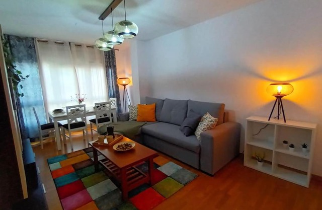 Acogedora Vivienda de 2 Habitaciones y Terraza