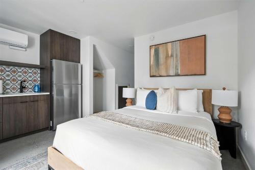 Adelynn Studio - Spanish Style in Hip Kerns