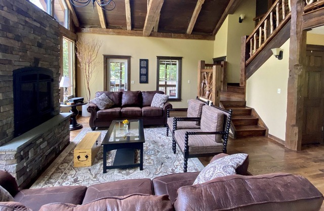 Adirondack Chalet 2 miles from Hague Beach & Boat Launch on Lake George