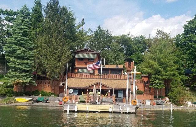Adirondack Cottage on Beautiful Cayuga Lake