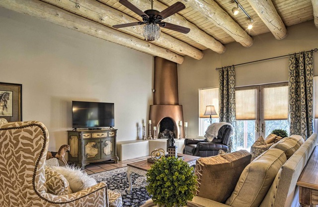 Adobe Retreat in Santa Fe w/ Deck & Mountain Views
