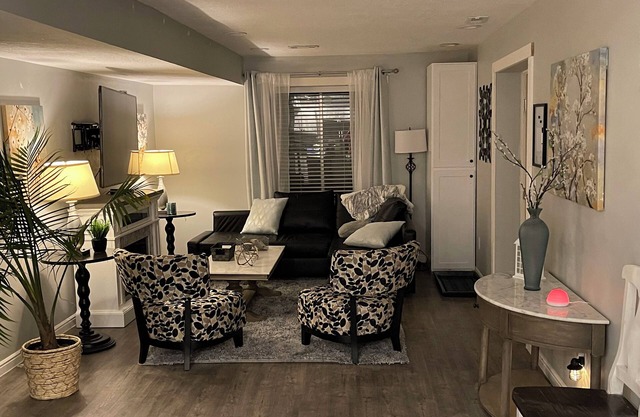 Adorable 2-bedroom apartment, centrally located in great Lehi neighborhood