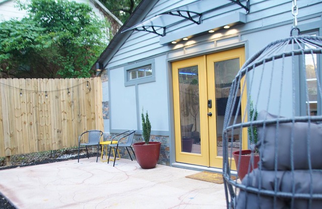 Adorable Atlanta cottage, private and comfortable