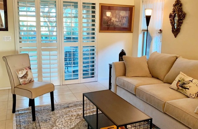 Adorable one bedroom available in a 3 BD French country house-Golf! Pool!