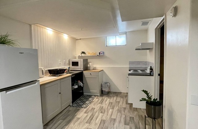 Adorable One Bedroom & Bathroom, Cute Kitchen