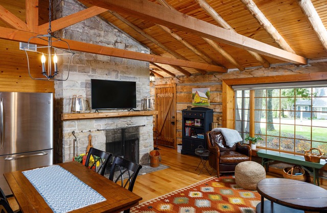 Adorable Pet Friendly Cottage in the Heart of Ephraim! Great WiFi
