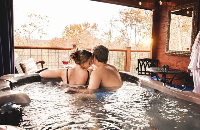 Adults-only Mountain Retreat! Anniversary, Honeymoon, Romantic Getaways.