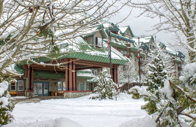 Adventure Awaits at Hilton Vacation Club Lake Tahoe : Scenic Views & Outdoor Fun