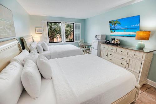 Affordable 2nd Floor Resort View Lodge Room
