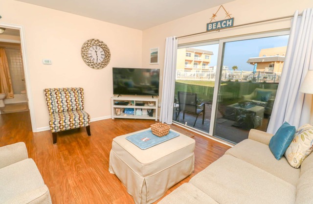 AFFORDABLE AND OCEAN VIEW! Ground floor 1 bedroom condo overlooking the pool