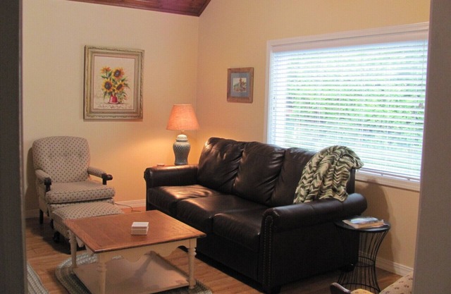 Affordable Classic Cottage Charm. Sleeps 8. Internet provided.