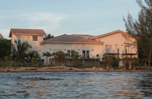 Affordable, Huge, Ocean front Villa with Spectacular Sunsets