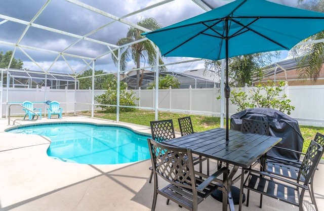 Affordable Pool Home, Golf Course Community on Lake Davenport,15 Minutes to Disney
