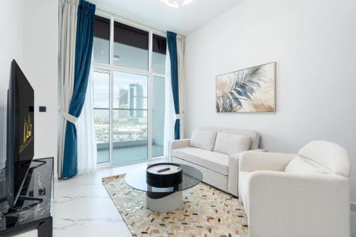 Ahlan HH - Stylish Apartment in Opalz Tower with Sofa Bed and Premium Amenities