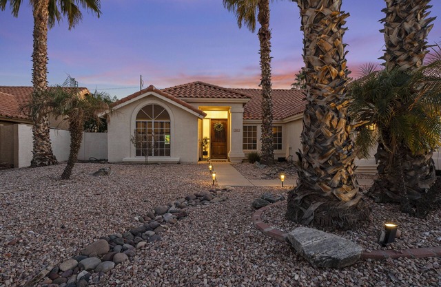 Ahwatukee Desert Haven- Poolside Retreat with Proximity to South Mountain Trails
