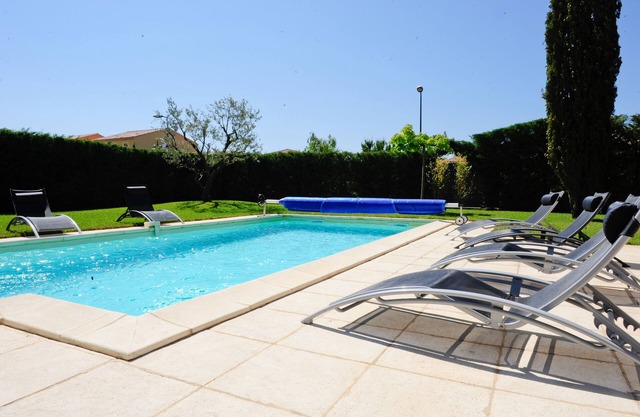 Air-conditioned house, very quiet swimming pool Provence Isle sur Sorgueberon