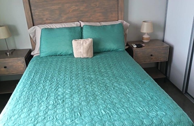 Air conditioned 2-bedroom 2-bath apartment in luxury building Barrio Escalante