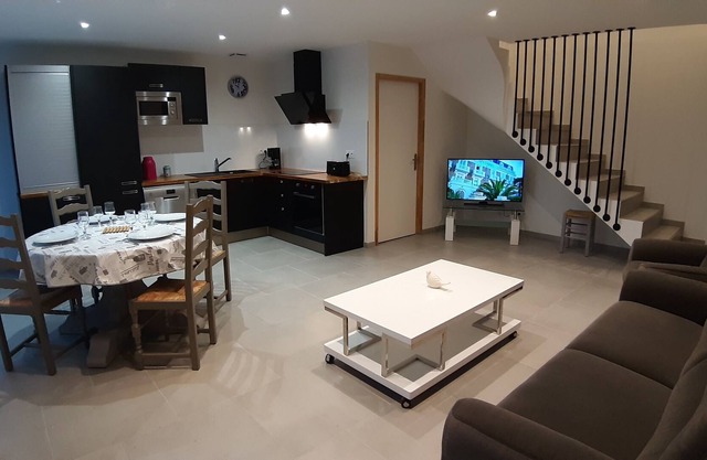 Air-conditioned cottage 4 people / 3 bedrooms: Asterix / MerdeSable / A1 / Paris / RoissyCDG NEUF