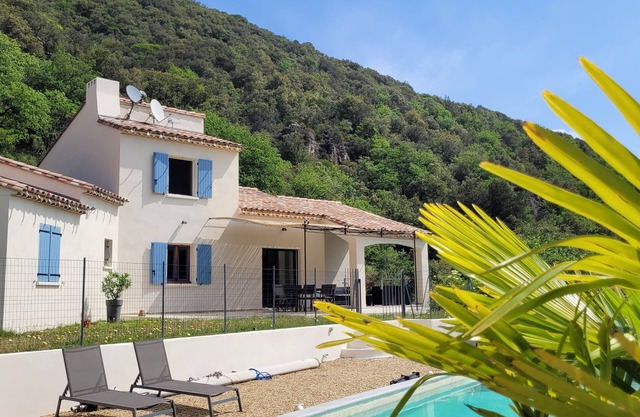 Air-conditioned house with swimming pool in the Cévennes